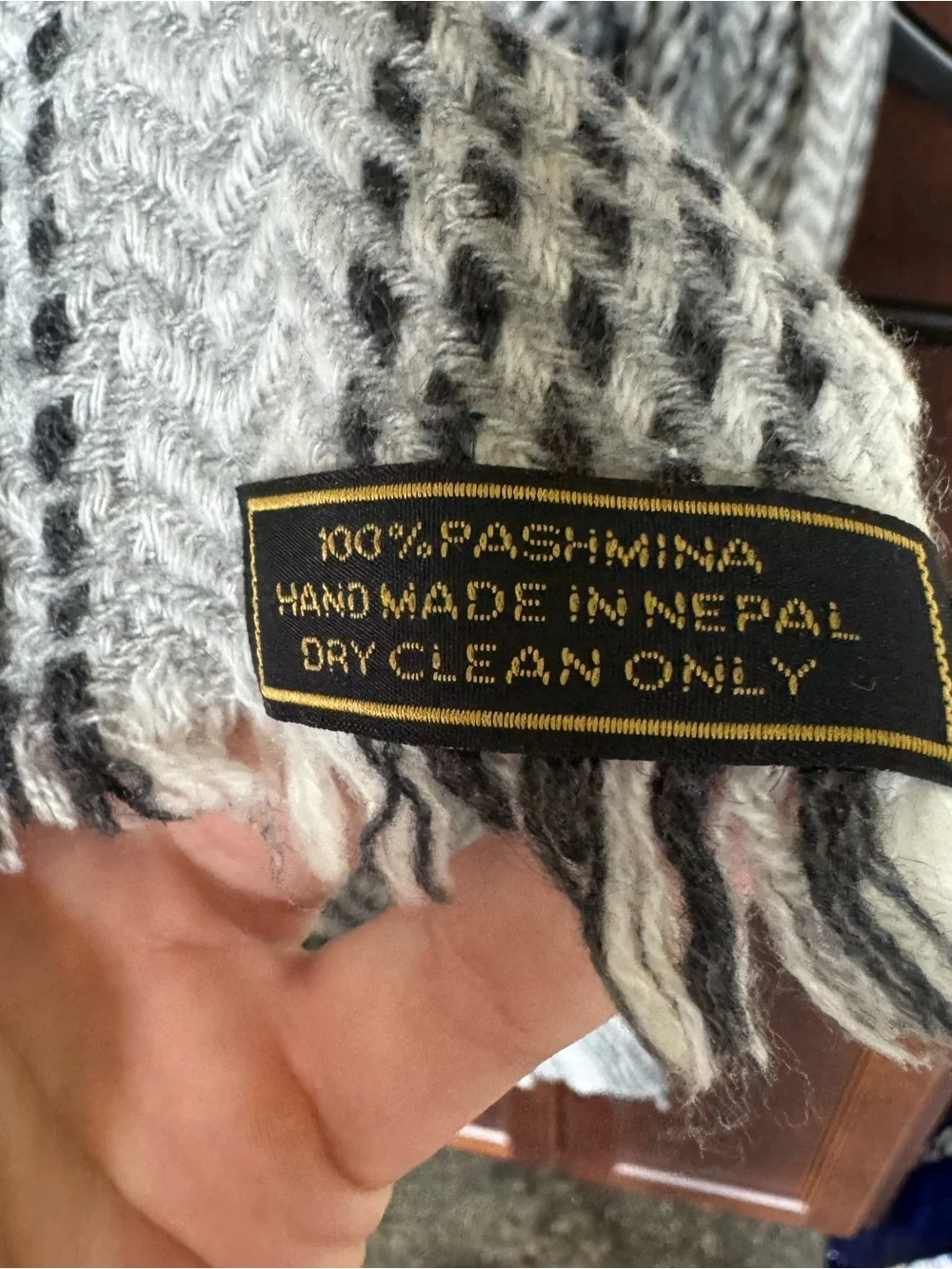 100% Pashmina Scarf Fringe Grey Black Herringbone Houndstooth Handmade Nepal